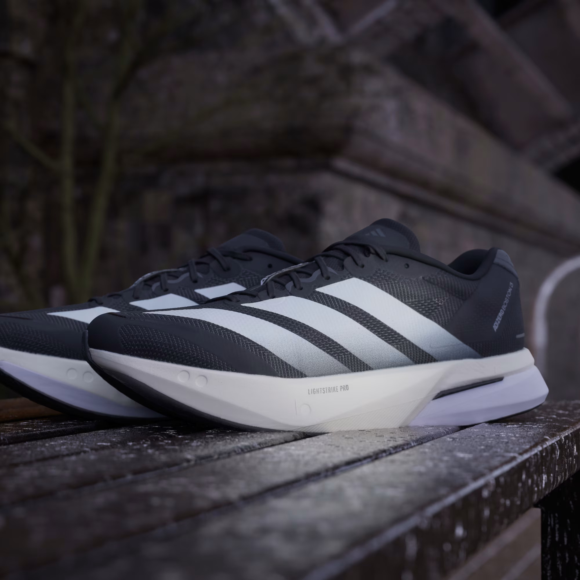 Adizero Boston 13 Dark Blue / Cloud White / Halo Silver