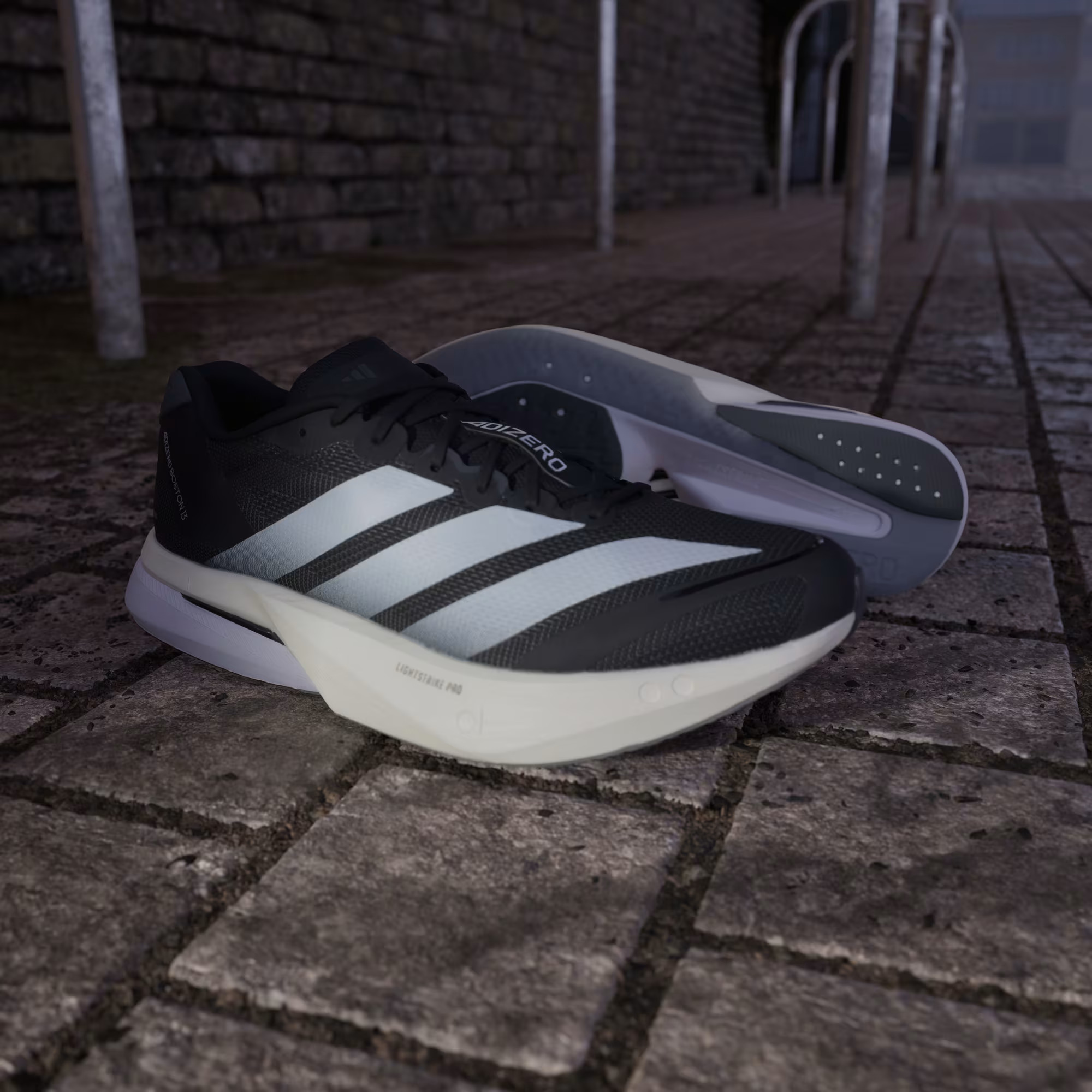 Adizero Boston 13 Dark Blue / Cloud White / Halo Silver